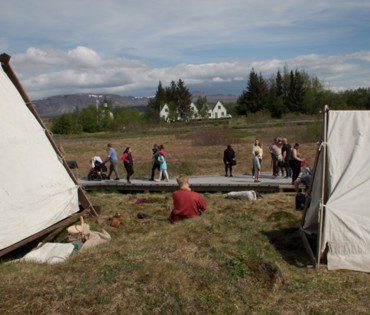 Tjaldbúðir á búðaslóð, andspænis Þingvallabænum